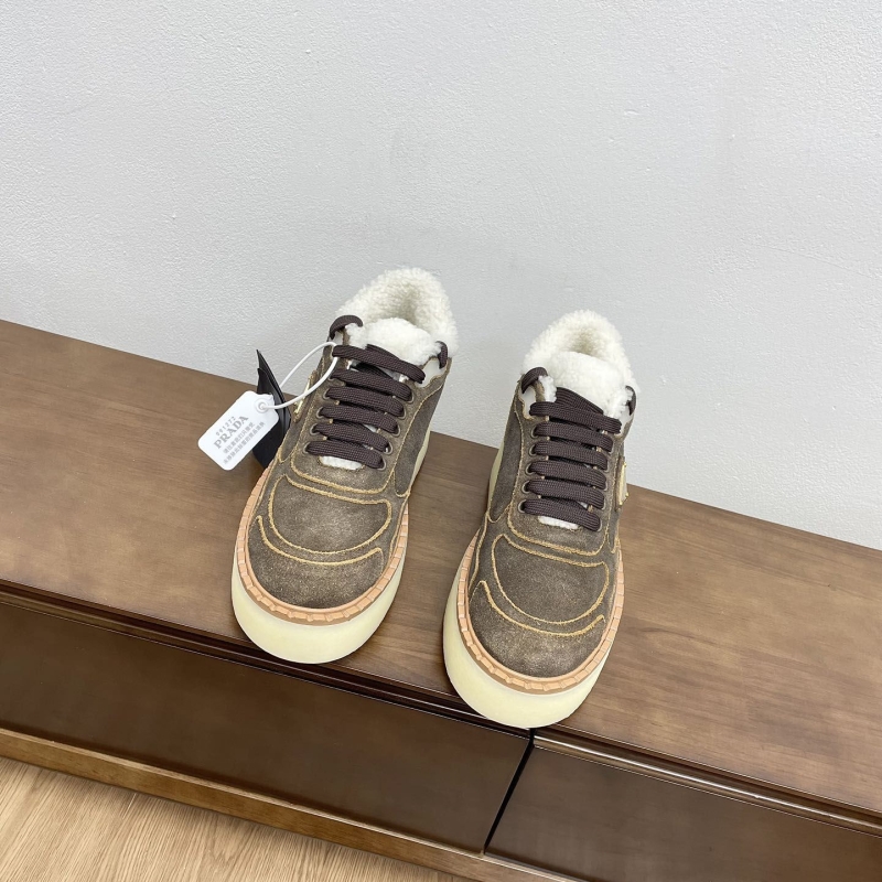 Pra*a casual shoes